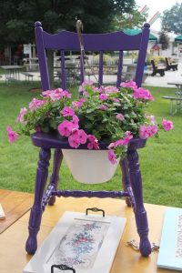 Vintage Chair Planters: Pretty Creative DIY Ideas